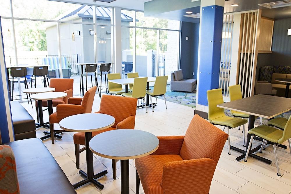 Holiday Inn Express & Suites Greenwood Mall By Ihg Exterior foto