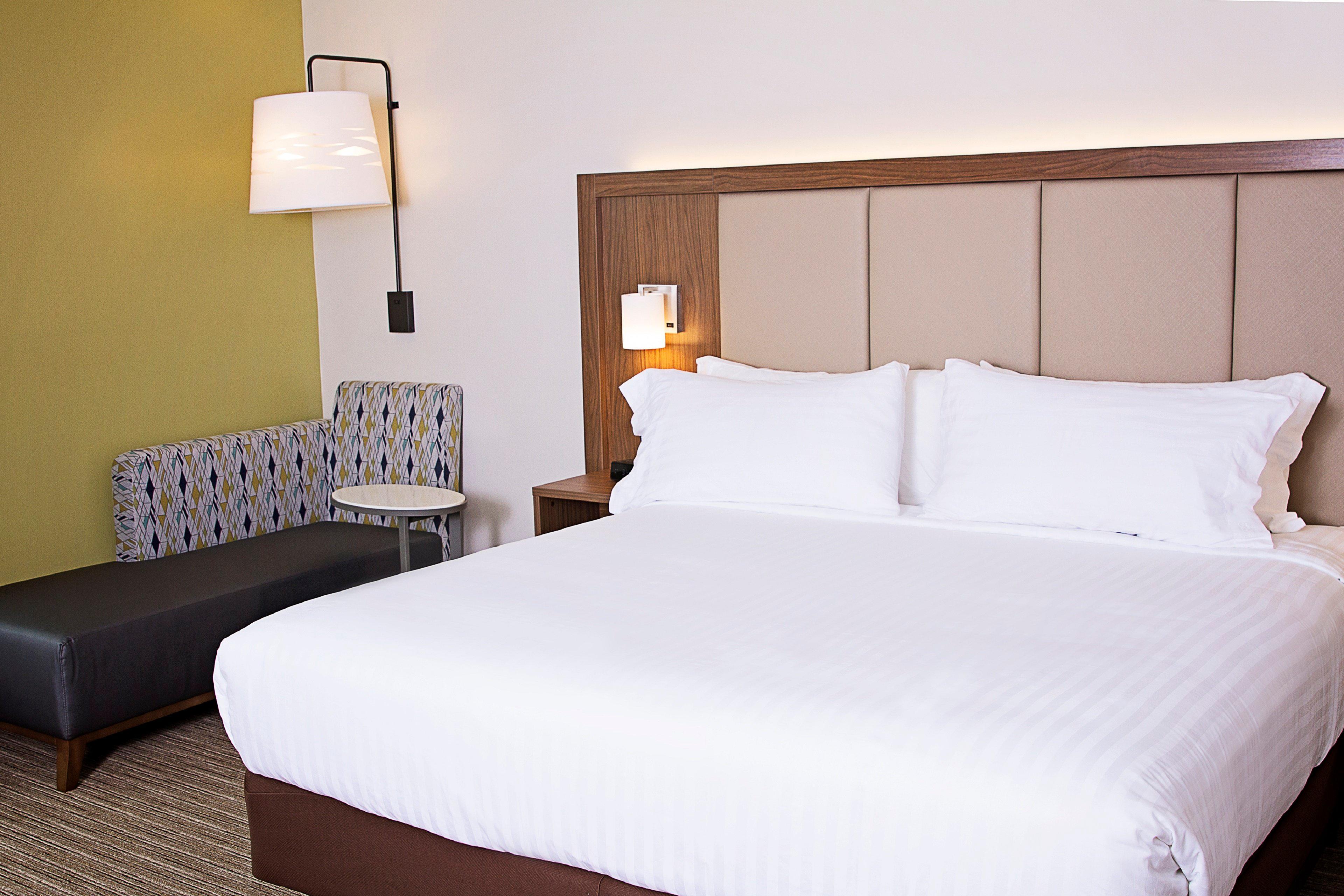 Holiday Inn Express & Suites Greenwood Mall By Ihg Exterior foto