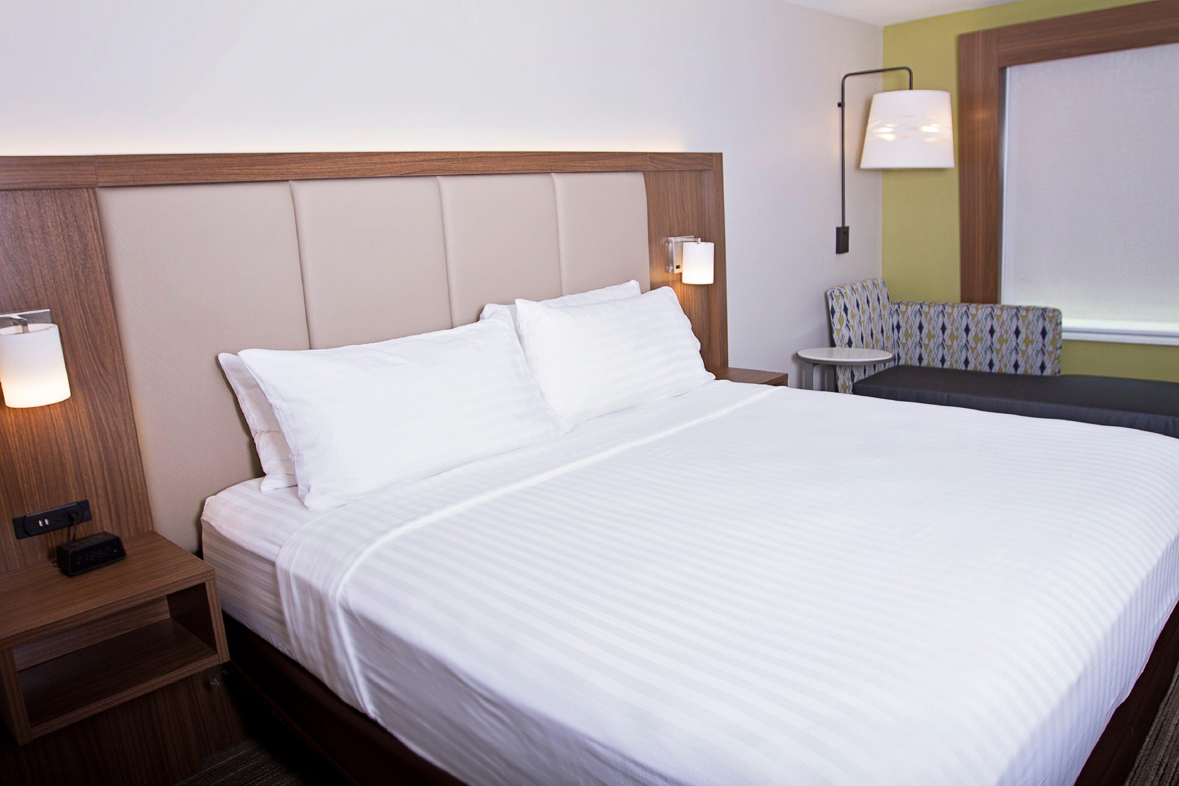 Holiday Inn Express & Suites Greenwood Mall By Ihg Exterior foto