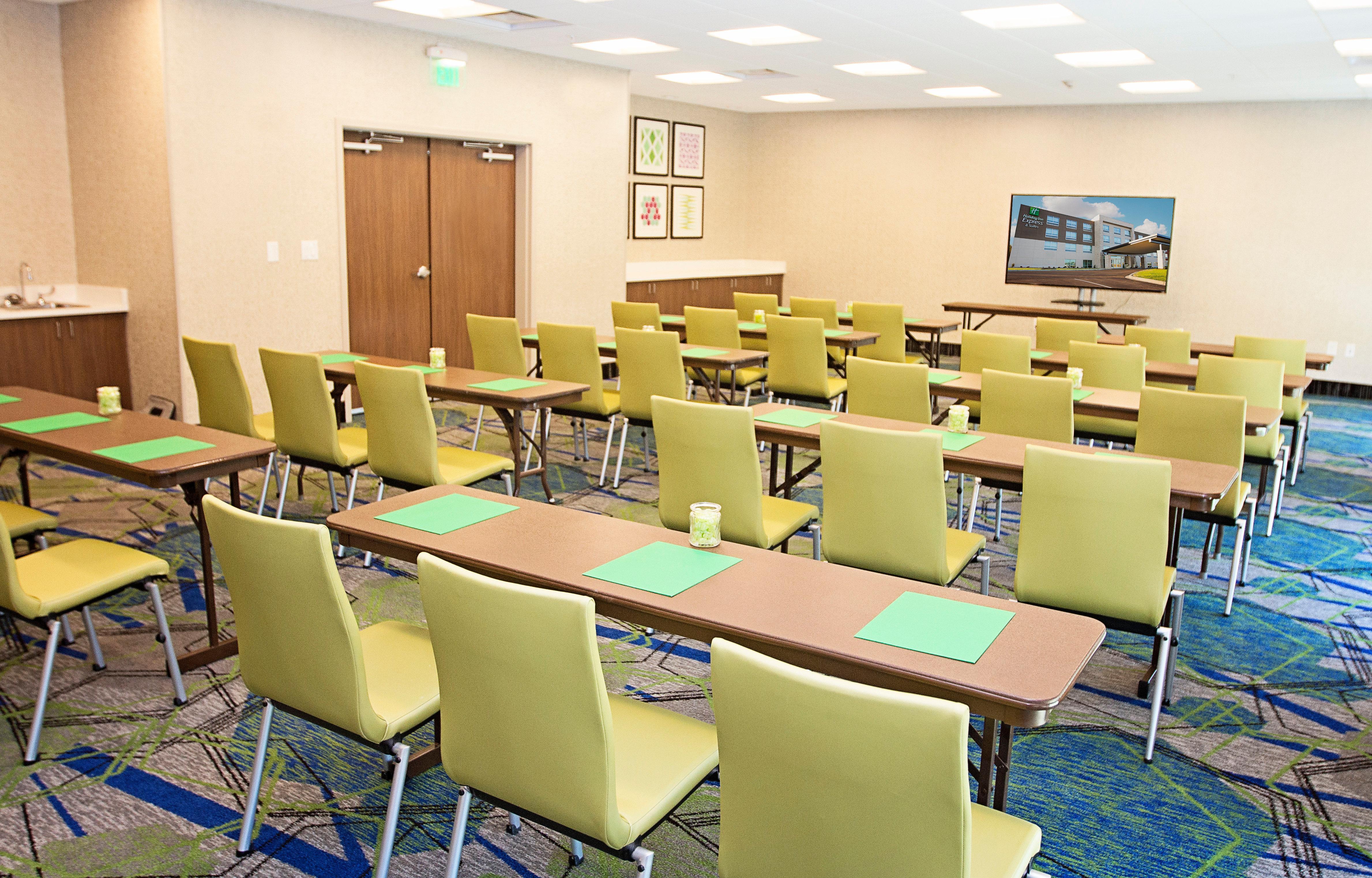 Holiday Inn Express & Suites Greenwood Mall By Ihg Exterior foto