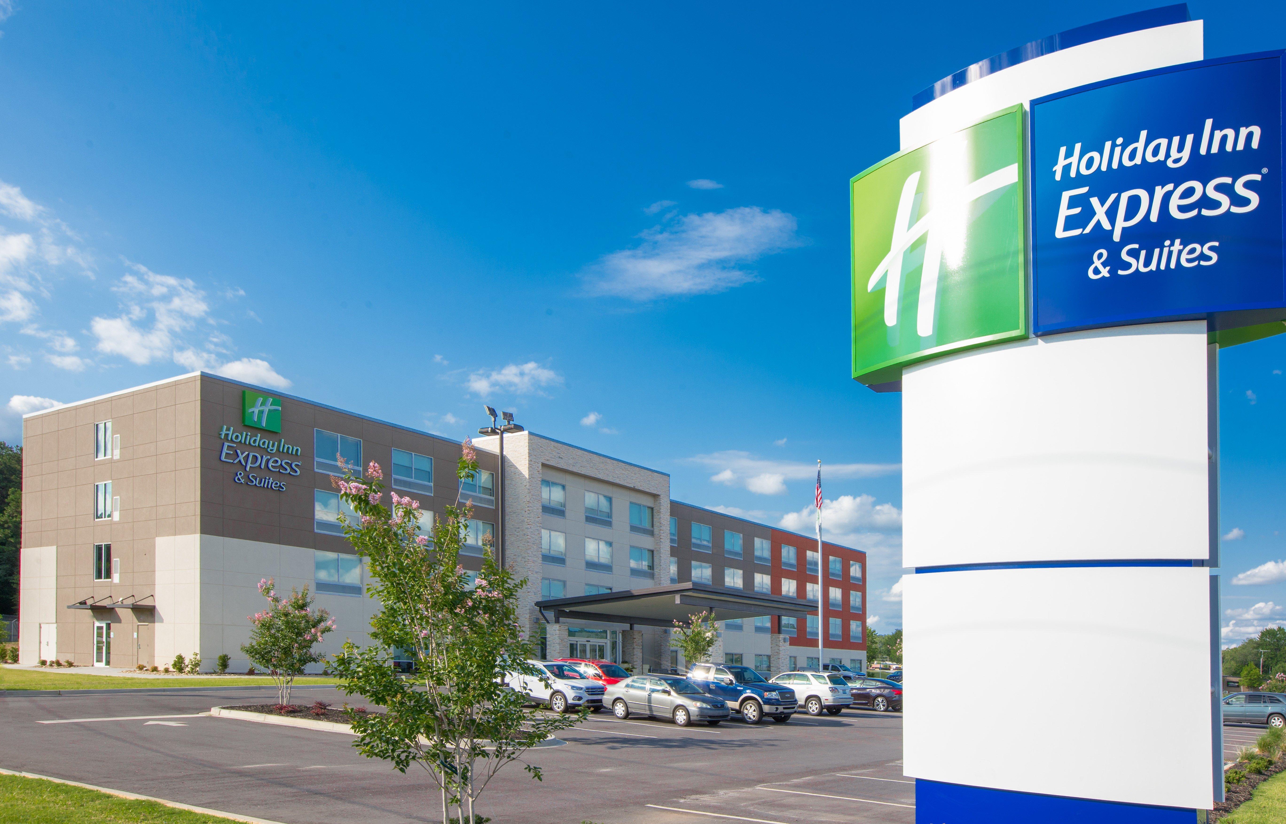 Holiday Inn Express & Suites Greenwood Mall By Ihg Exterior foto