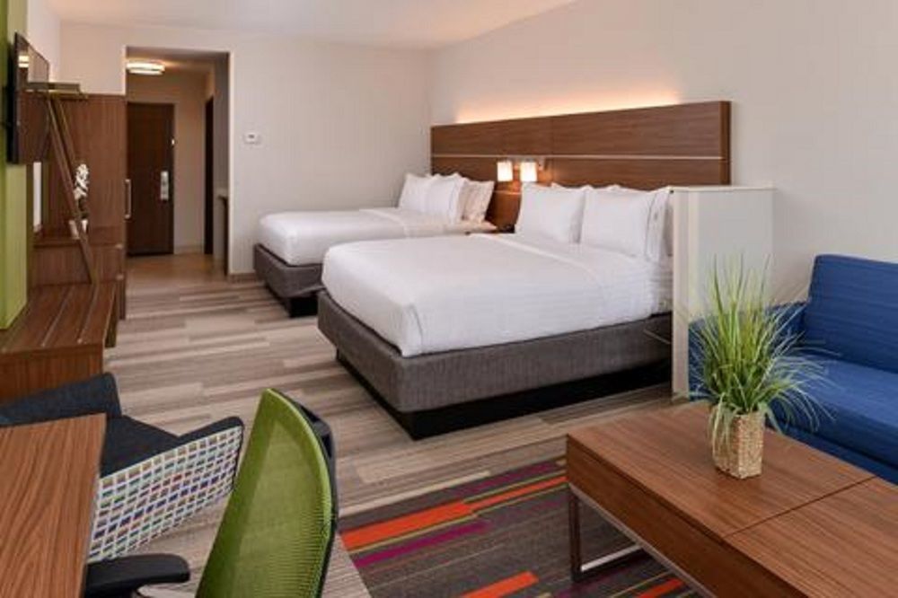 Holiday Inn Express & Suites Greenwood Mall By Ihg Exterior foto