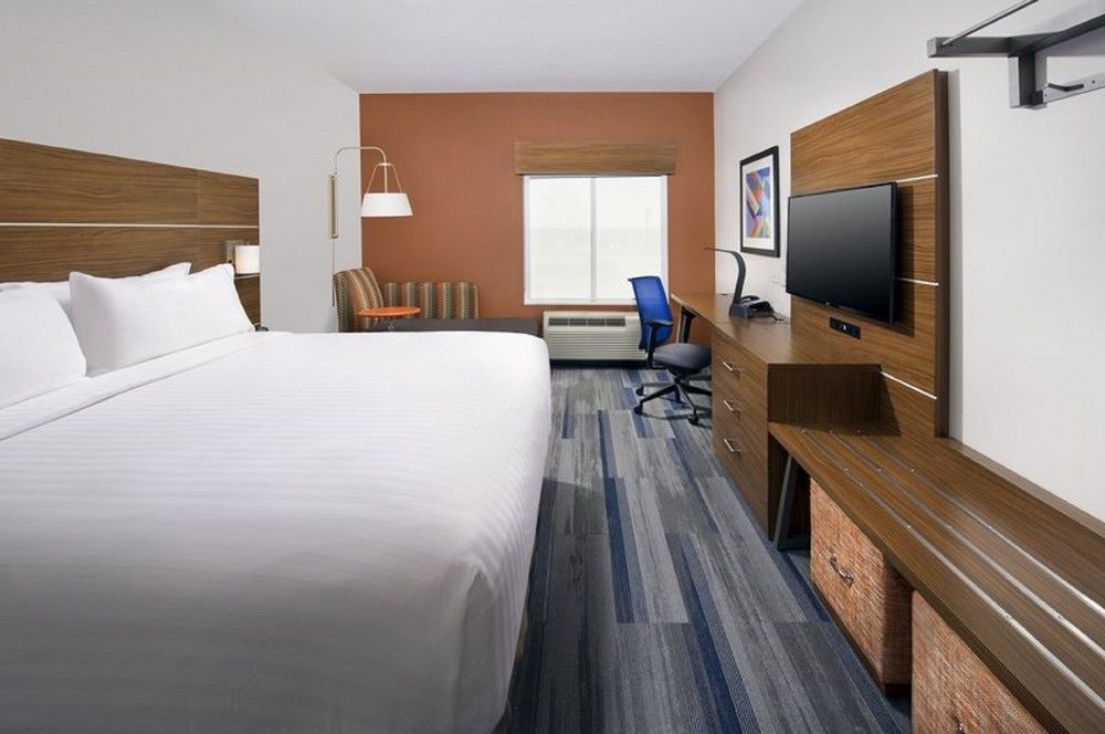 Holiday Inn Express & Suites Greenwood Mall By Ihg Exterior foto